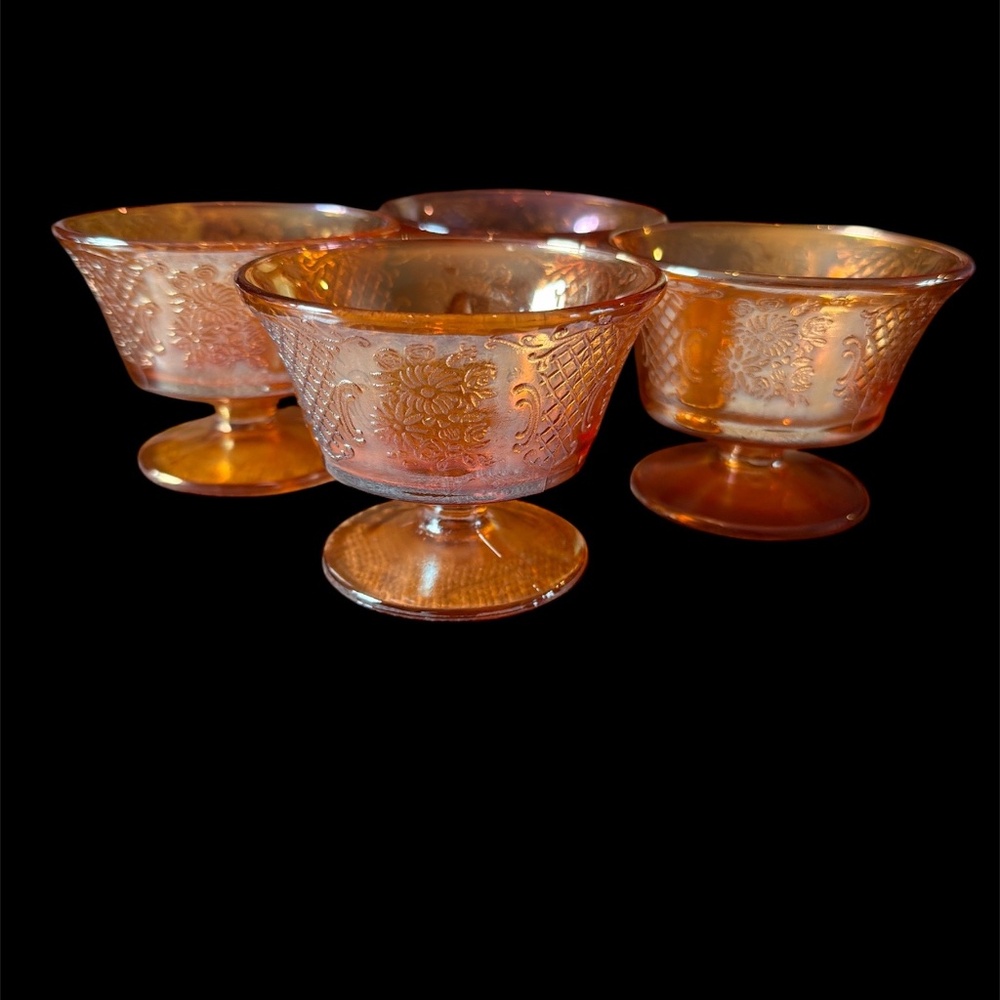 4 Vintage Federal Glass Company Carnival Glass bowls